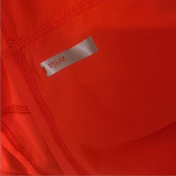 LIKE NEW Zella Half Zip Lightweight Athletic Pullover Top With Thumb Holes - Picture 8 of 12